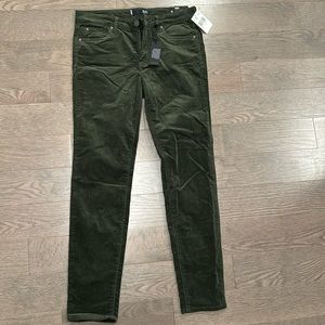 NWT Kut from the Kloth Diana Midrise skinny jean in size 10 and deep moss green